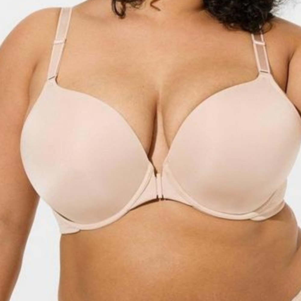 Torrid Front-Close Bra 48C in Cream